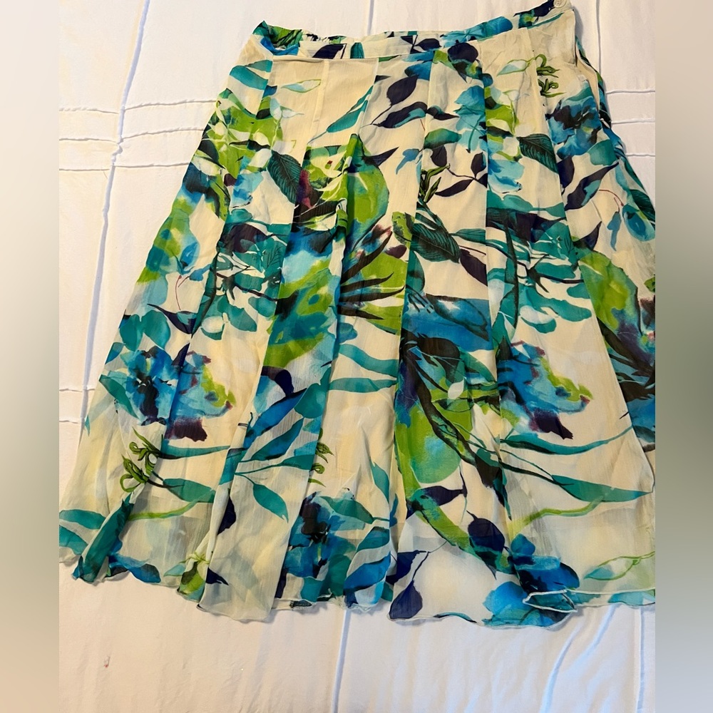 Lovely, floral skirt.